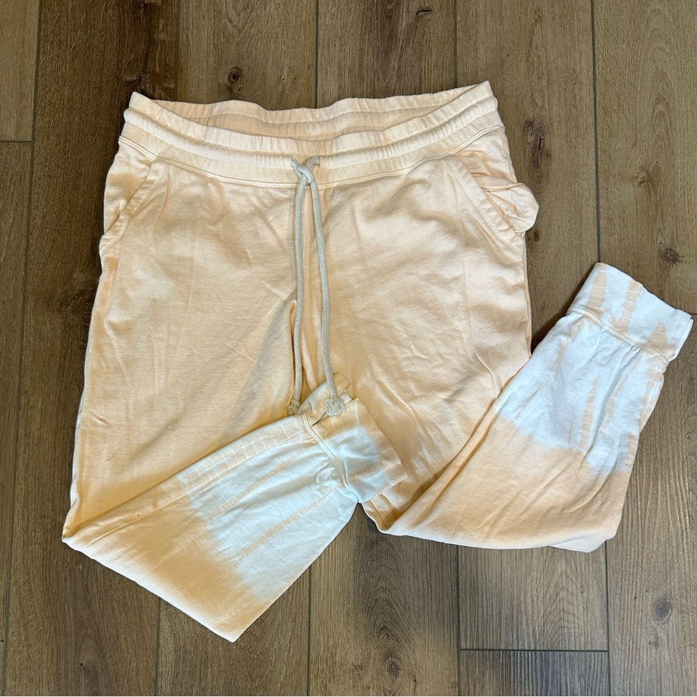 Universal Threads Set - Picture 2 of 3